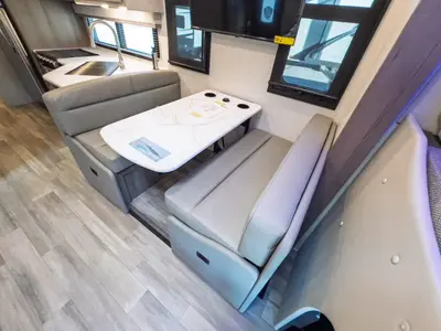 2027 Thor Motor Coach Omni photo 8