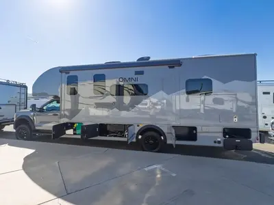 2027 Thor Motor Coach Omni photo 27