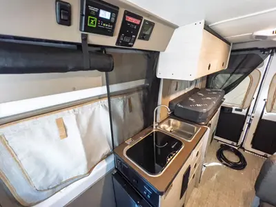 2027 Winnebago Solis Pocket photo 9