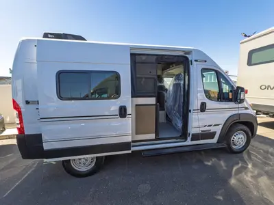 2027 Winnebago Solis Pocket photo 16