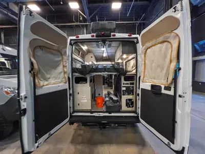 2027 Winnebago Solis Pocket photo 2