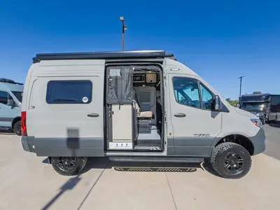 2027 Tiffin Motorhomes GH1 photo 16
