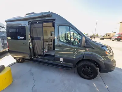 2027 Thor Motor Coach Palladium photo 17