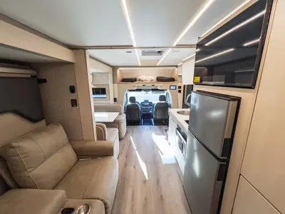 2027 Tiffin Motorhomes Wayfarer photo 4