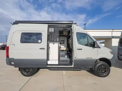 2027 Tiffin Motorhomes GH1 photo 16