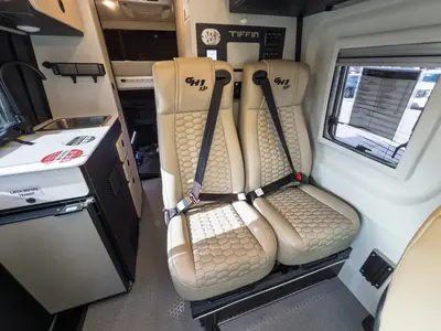 2027 Tiffin Motorhomes GH1 photo 8
