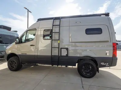 2027 Tiffin Motorhomes GH1 photo 17