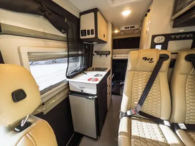 2027 Tiffin Motorhomes GH1 photo 9