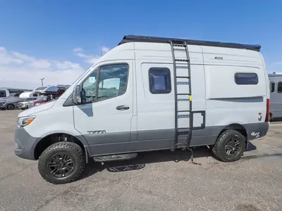 2027 Tiffin Motorhomes GH1 photo 17
