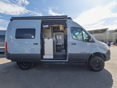 2027 Tiffin Motorhomes GH1 photo 16