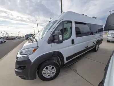 2027 Thor Motor Coach Tellaro photo 18