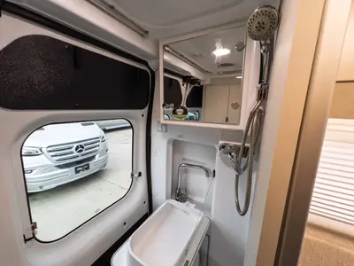 2027 Thor Motor Coach Tellaro photo 15