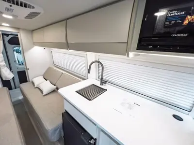 2027 Thor Motor Coach Tellaro photo 7