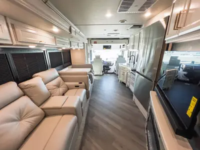 2027 Fleetwood Bounder photo 4