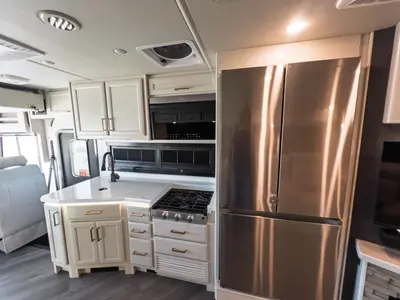 2027 Fleetwood Bounder photo 10