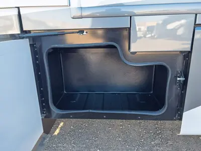2027 Fleetwood Bounder photo 29