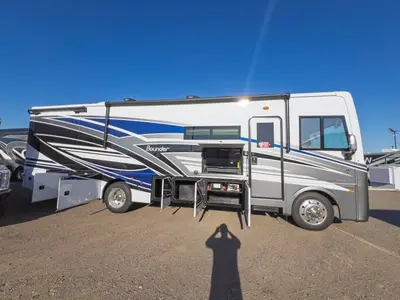 2027 Fleetwood Bounder photo 19