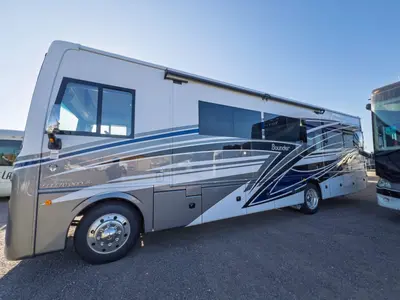 2027 Fleetwood Bounder photo 27