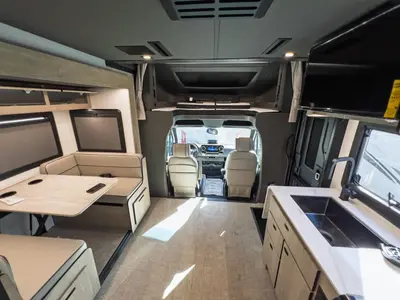 2027 Grand Design Lineage Series M photo 4