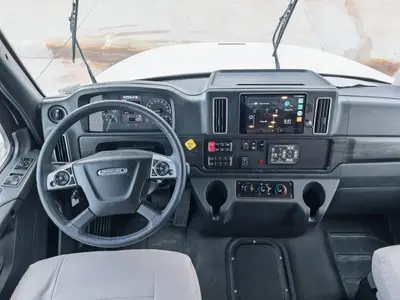 2027 Tiffin Motorhomes Allegro BAY photo 2
