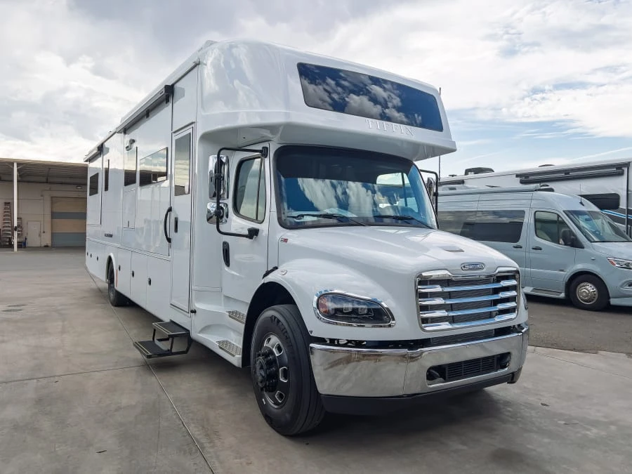 2027 Tiffin Motorhomes Allegro BAY exterior