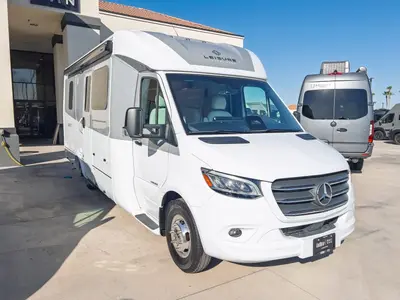 2026 Leisure Travel Unity exterior