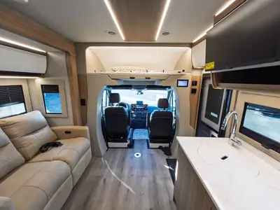 2027 Tiffin Motorhomes Wayfarer photo 4