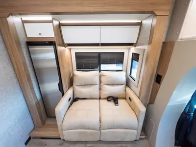 2027 Tiffin Motorhomes Wayfarer photo 8