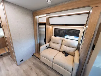 2027 Tiffin Motorhomes Wayfarer photo 7