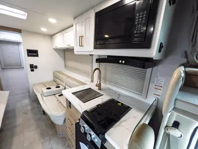 2027 Thor Motor Coach Chateau photo 7