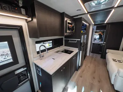 2027 Tiffin Motorhomes Wayfarer photo 9