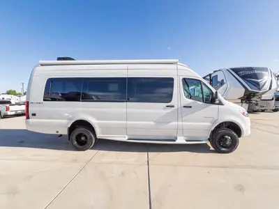 2027 Entegra Coach Insignia photo 18