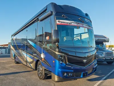 2027 Fleetwood Discovery LXE exterior