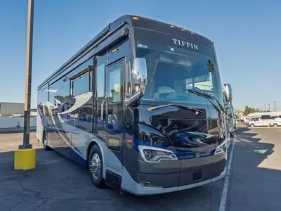 2021 Tiffin Motorhomes Allegro BUS exterior