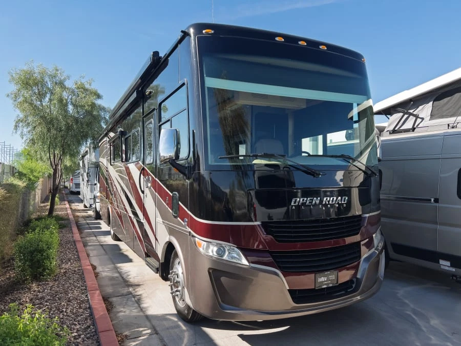 2022 Tiffin Motorhomes Allegro exterior