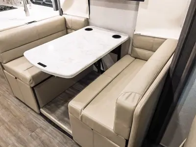 2023 Thor Motor Coach Miramar photo 7