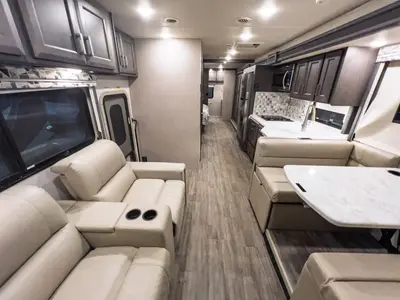 2023 Thor Motor Coach Miramar photo 5