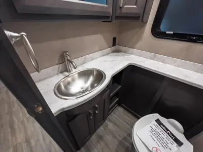 2023 Thor Motor Coach Miramar photo 13