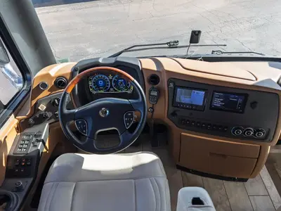 2019 Tiffin Motorhomes Allegro BUS photo 2