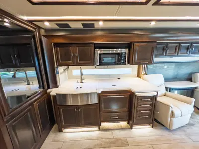 2019 Tiffin Motorhomes Allegro BUS photo 11