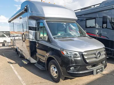 2025 Tiffin Motorhomes Wayfarer exterior