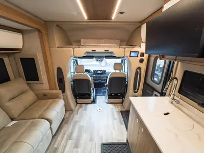 2025 Tiffin Motorhomes Wayfarer photo 4