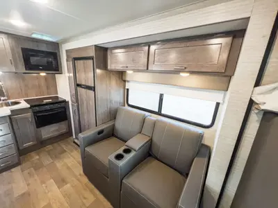2025 Winnebago Minnie Winnie photo 7