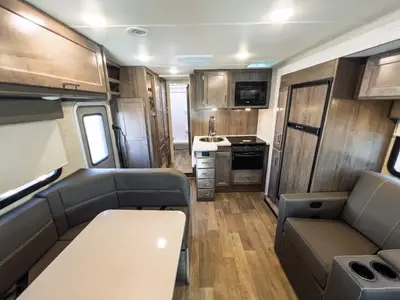 2025 Winnebago Minnie Winnie photo 6