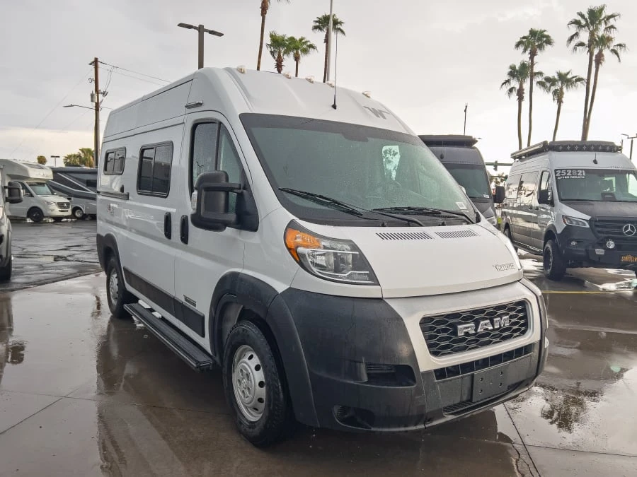 2023 Winnebago Solis Pocket exterior