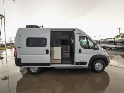 2023 Winnebago Solis Pocket photo 16