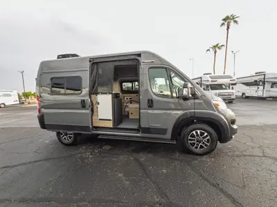 2025 Winnebago Solis photo 15