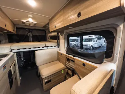 2025 Winnebago Solis photo 7