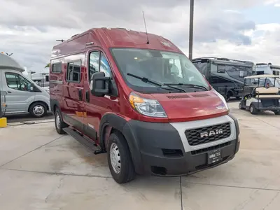 2022 Winnebago Solis Pocket exterior