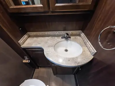 2018 Tiffin Motorhomes Allegro RED photo 15